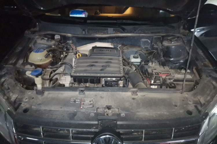 Used Volkswagen Lavida 2015 1.6L Automatic Comfort Edition Engine Bay