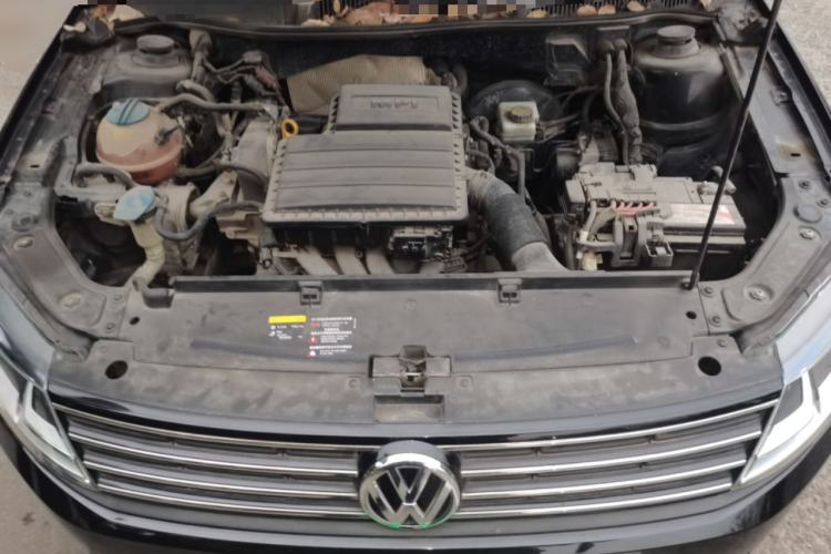 Used Volkswagen Lavida 2015 1.6L Manual Fashion Edition Engine Bay