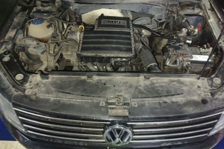 Used Volkswagen Lavida 2015 1.6L Manual Comfort Edition Engine Bay