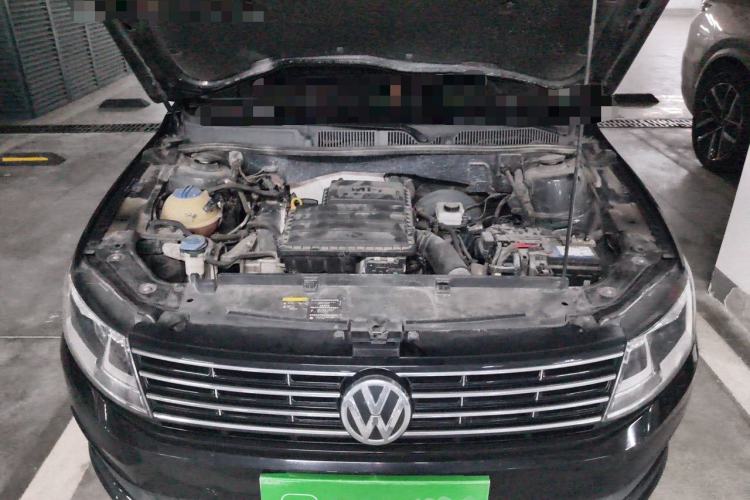 Used Volkswagen Lavida 2015 1.6L Automatic Fashion Edition Engine Bay