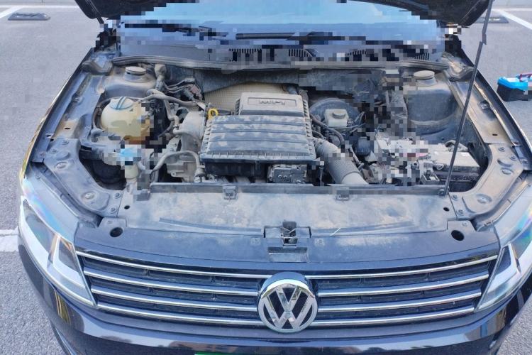Used Volkswagen Lavida 2015 1.6L Automatic Fashion Edition Engine Bay