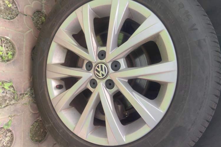 Used Volkswagen Lavida 2015 1.6L Automatic Comfort Edition Exterior 1