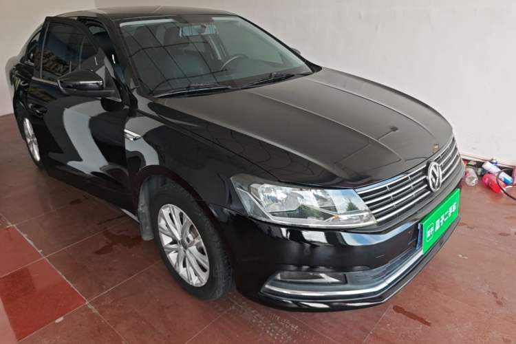 Used Volkswagen Lavida 2015 1.6L Automatic Comfort Edition Exterior 1