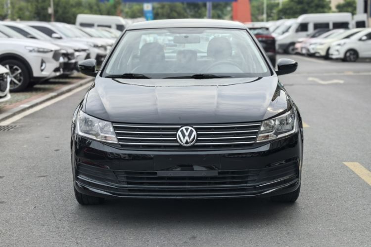 Used Volkswagen Lavida 2015 1.6L Automatic Fashion Edition Exterior 1