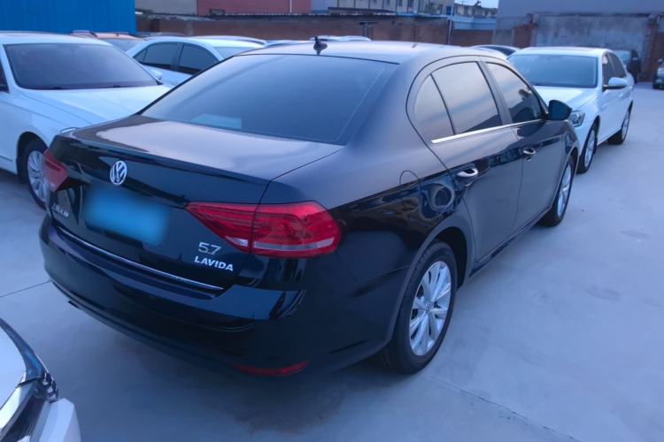 Used Volkswagen Lavida 2015 1.6L Automatic Comfort Edition Exterior 4