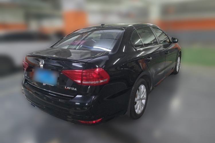 Used Volkswagen Lavida 2015 1.6L Automatic Comfort Edition Exterior 5