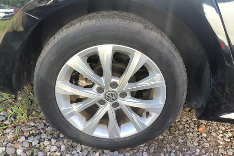 Used Volkswagen Lavida 2015 230TSI DSG Comfort Edition Exterior 5