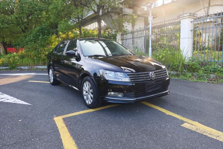 Used Volkswagen Lavida 2015 1.6L Automatic Comfort Edition Exterior 5