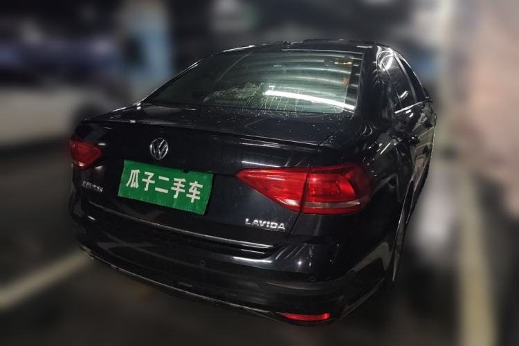 Used Volkswagen Lavida 2015 1.6L Automatic Comfort Edition Exterior 5