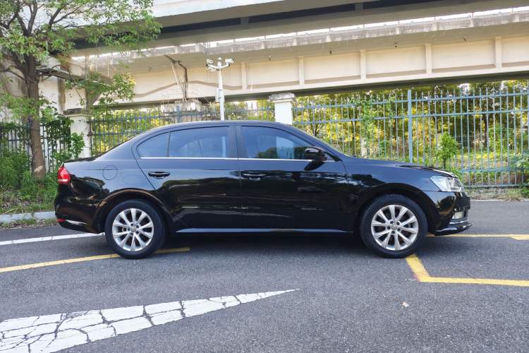 Used Volkswagen Lavida 2015 1.6L Automatic Comfort Edition Exterior 6