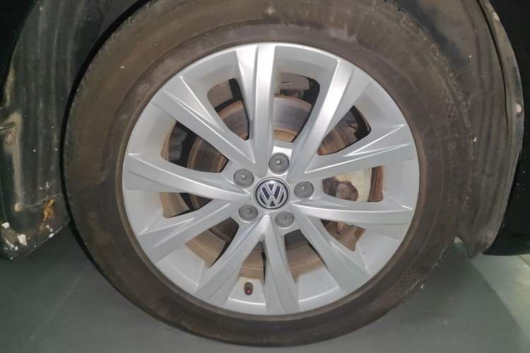 Used Volkswagen Lavida 2015 1.6L Automatic Comfort Edition Exterior 7