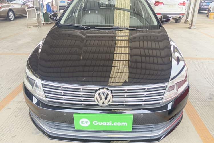 Used Volkswagen Lavida 2015 1.6L Automatic Comfort Edition Front