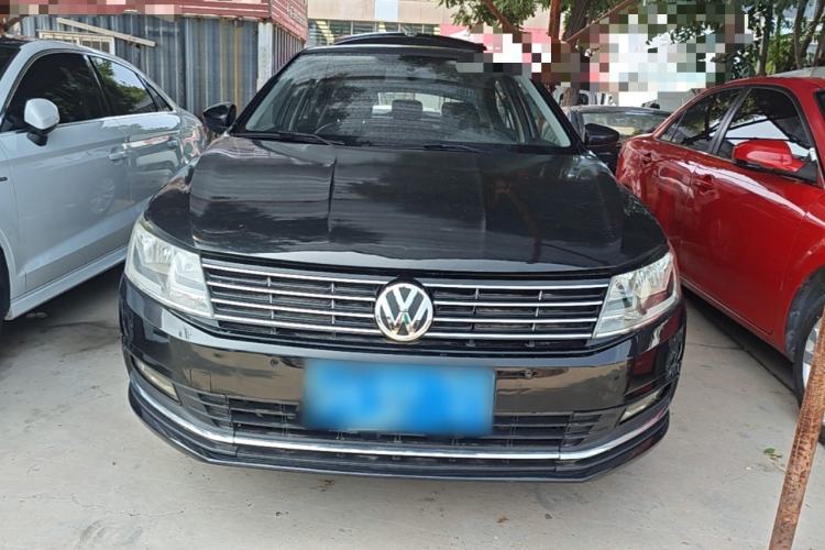 Used Volkswagen Lavida 2015 1.6L Automatic Comfort Edition Front
