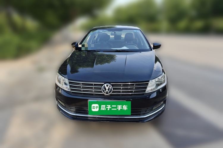 Used Volkswagen Lavida 2015 1.6L Manual Fashion Edition Front