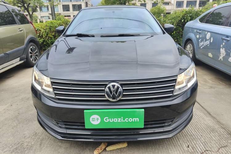 Used Volkswagen Lavida 2015 1.6L Manual Fashion Edition Front