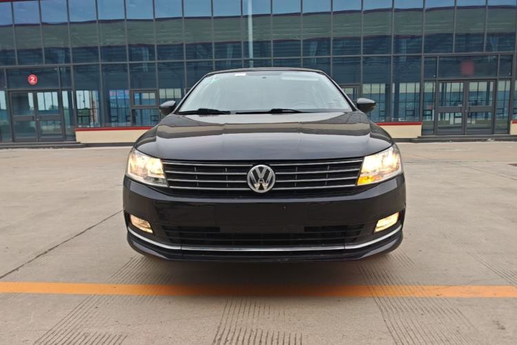 Used Volkswagen Lavida 2015 1.6L Manual Comfort Edition Front