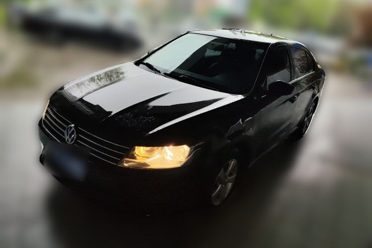 Used Volkswagen Lavida 2015 1.6L Manual Fashion Edition Front Left 45 Deg