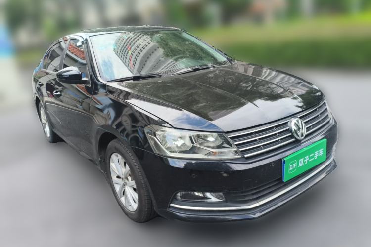 Used Volkswagen Lavida 2015 1.6L Automatic Comfort Edition Front Right 45 Deg