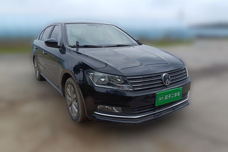 Used Volkswagen Lavida 2015 1.6L Automatic Comfort Edition Front Right 45 Deg