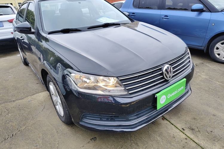 Used Volkswagen Lavida 2015 1.6L Automatic Fashion Edition Front Right 45 Deg