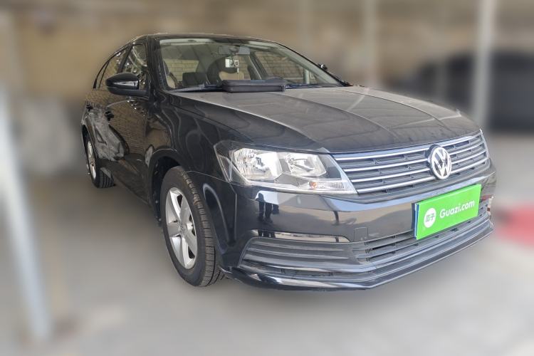 Used Volkswagen Lavida 2015 1.6L Automatic Fashion Edition Front Right 45 Deg