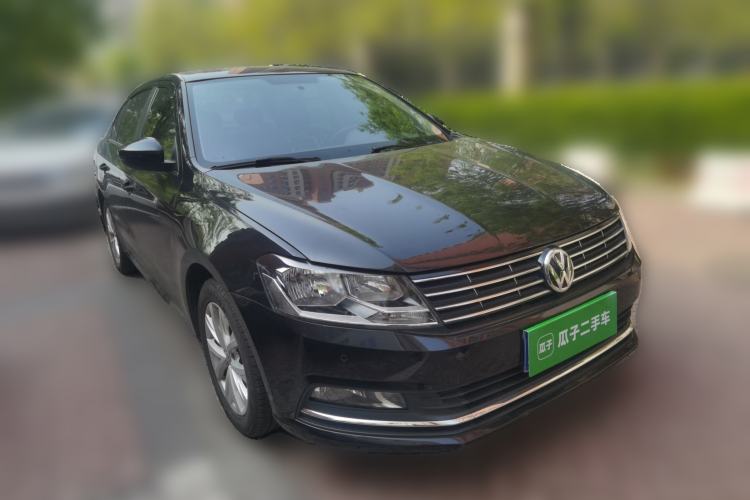 Used Volkswagen Lavida 2015 1.6L Manual Comfort Edition Front Right 45 Deg
