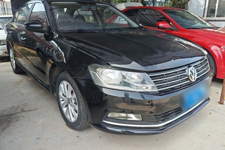 Used Volkswagen Lavida 2015 1.6L Automatic Comfort Edition Front Right 45 Deg