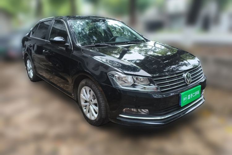 Used Volkswagen Lavida 2015 1.6L Manual Comfort Edition Front Right 45 Deg
