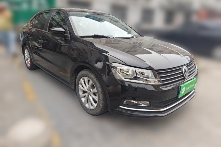 Used Volkswagen Lavida 2015 1.6L Manual Comfort Edition Front Right 45 Deg