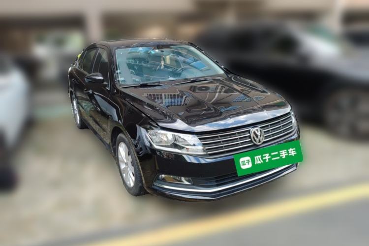 Used Volkswagen Lavida 2015 1.6L Automatic Comfort Edition Front Right 45 Deg