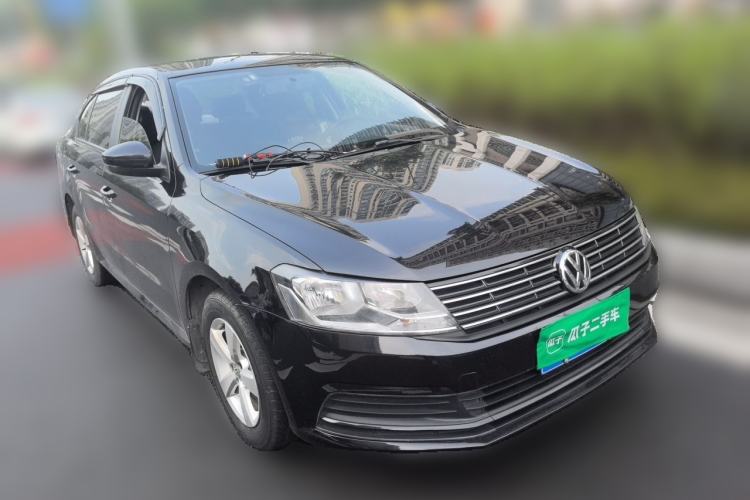 Used Volkswagen Lavida 2015 1.6L Automatic Fashion Edition Front Right 45 Deg