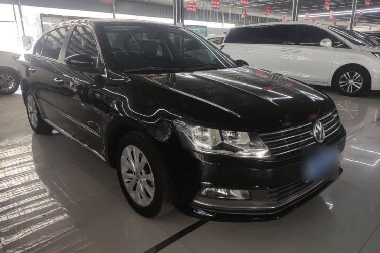 Used Volkswagen Lavida 2015 1.6L Automatic Comfort Edition Front Right 45 Deg