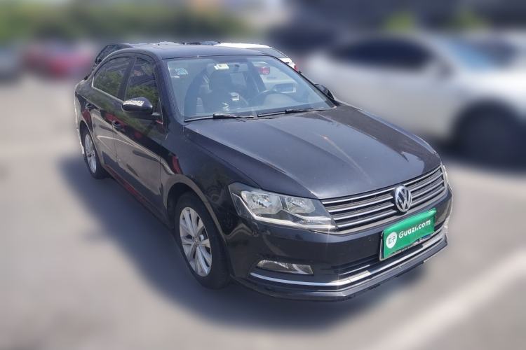 Used Volkswagen Lavida 2015 1.6L Automatic Comfort Edition Front Right 45 Deg