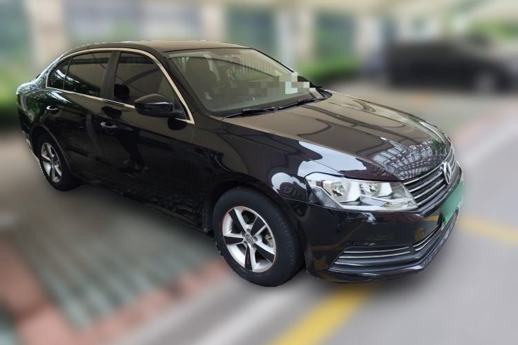 Used Volkswagen Lavida 2015 1.6L Manual Fashion Edition Front Right 45 Deg