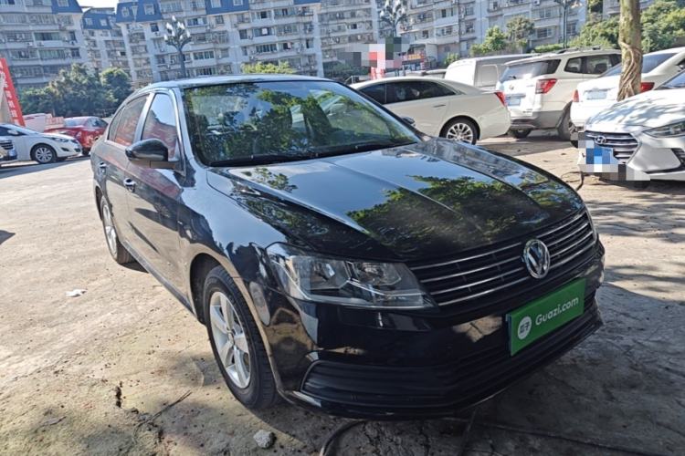 Used Volkswagen Lavida 2015 1.6L Automatic Fashion Edition Front Right 45 Deg