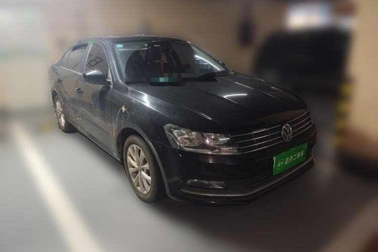 Used Volkswagen Lavida 2015 1.6L Automatic Comfort Edition Front Right 45 Deg