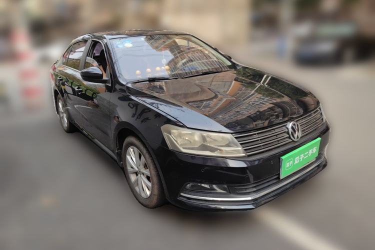 Used Volkswagen Lavida 2015 1.6L Automatic Comfort Edition Front Right 45 Deg