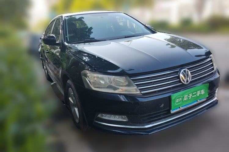 Used Volkswagen Lavida 2015 1.6L Manual Fashion Edition Front Right 45 Deg