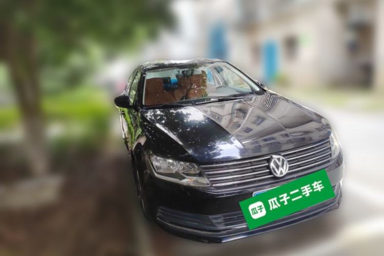 Used Volkswagen Lavida 2015 1.6L Manual Fashion Edition Front Right 45 Deg