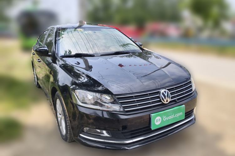 Used Volkswagen Lavida 2015 1.6L Automatic Comfort Edition Front Right 45 Deg