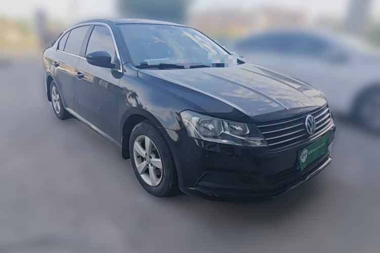 Used Volkswagen Lavida 2015 1.6L Automatic Fashion Edition Front Right 45 Deg