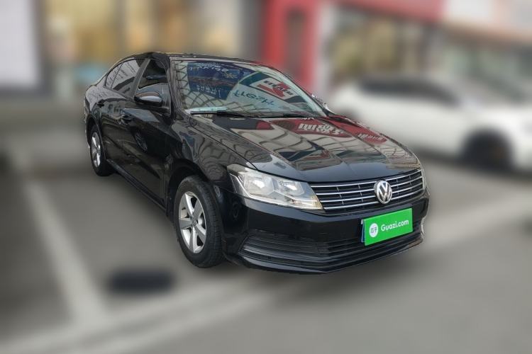 Used Volkswagen Lavida 2015 1.6L Manual Fashion Edition Front Right 45 Deg