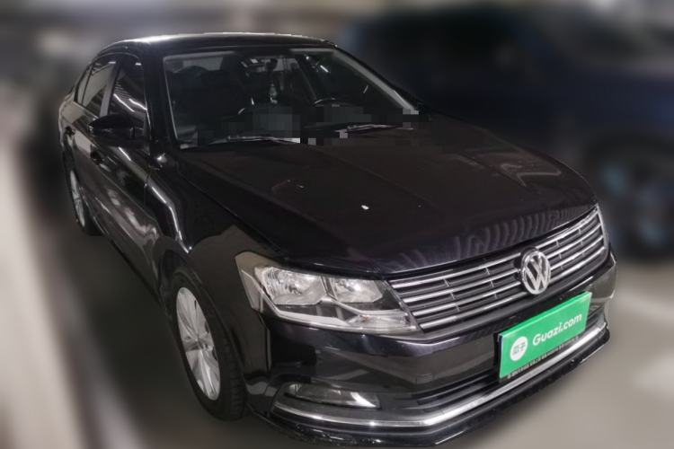 Used Volkswagen Lavida 2015 1.6L Manual Comfort Edition Front Right 45 Deg