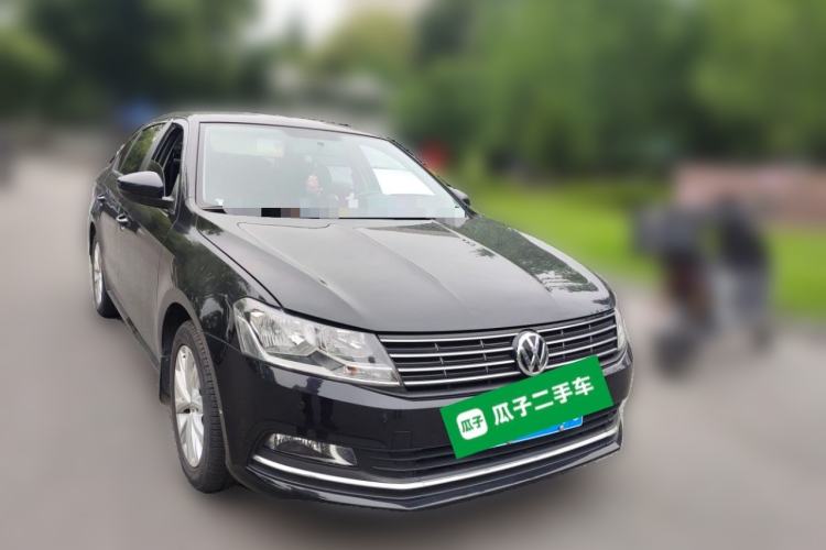 Used Volkswagen Lavida 2015 1.6L Automatic Comfort Edition Front Right 45 Deg