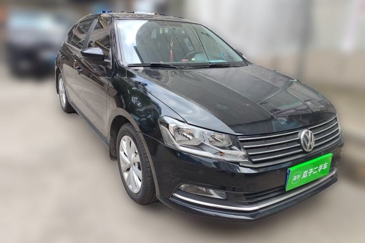 Used Volkswagen Lavida 2015 1.6L Automatic Comfort Edition Front Right 45 Deg