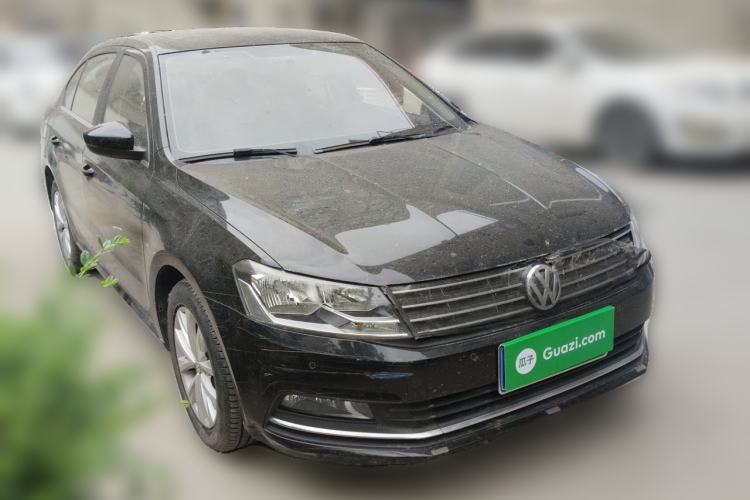 Used Volkswagen Lavida 2015 1.6L Automatic Comfort Edition Front Right 45 Deg