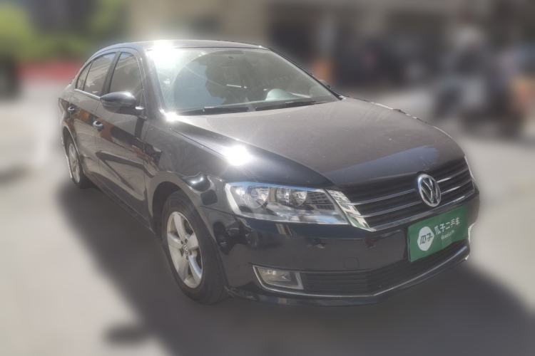 Used Volkswagen Lavida 2015 1.6L Automatic Fashion Edition Front Right 45 Deg