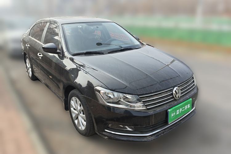 Used Volkswagen Lavida 2015 1.6L Automatic Comfort Edition Front Right 45 Deg