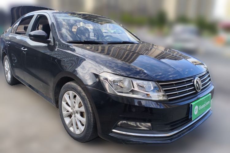Used Volkswagen Lavida 2015 1.6L Automatic Comfort Edition Front Right 45 Deg