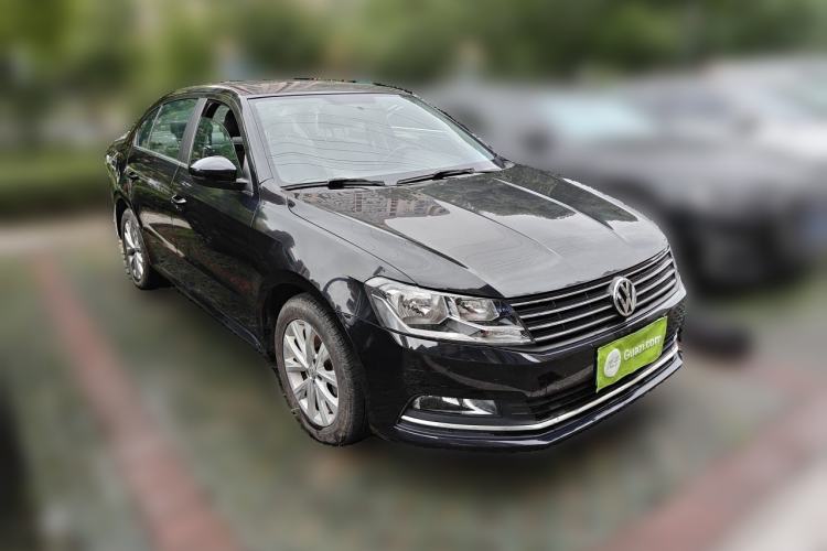 Used Volkswagen Lavida 2015 1.6L Automatic Comfort Edition Front Right 45 Deg